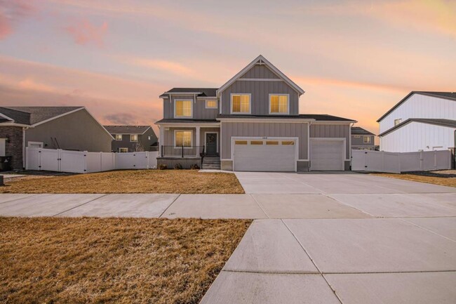 Photo - 1010 4000 W House
