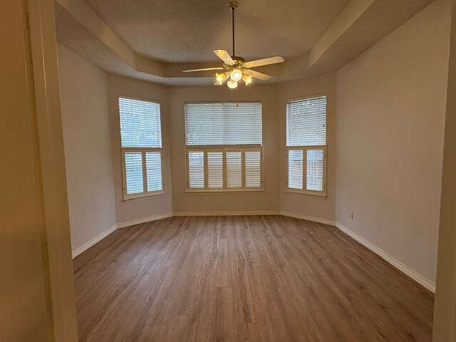 Photo - 4441 English Oak Dr