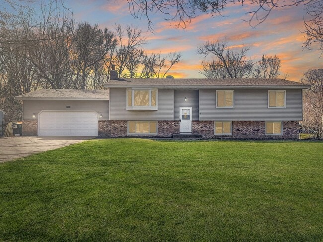 Building Photo - 25715 Wildrose Ln