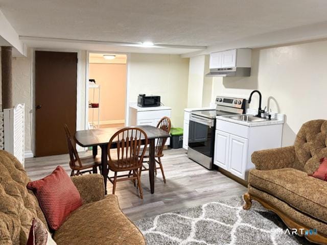 Photo - 961 N High St