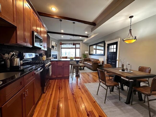 Photo - 410 E 3rd St Unit 3