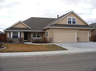 Photo - ONE LEVEL Beautiful 4 BR 2 Bath Home 2100 SF / Open and spacious home a MUST see!