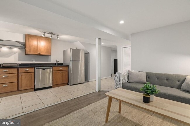 Photo - 5 Girard St NE Unidad BSMT