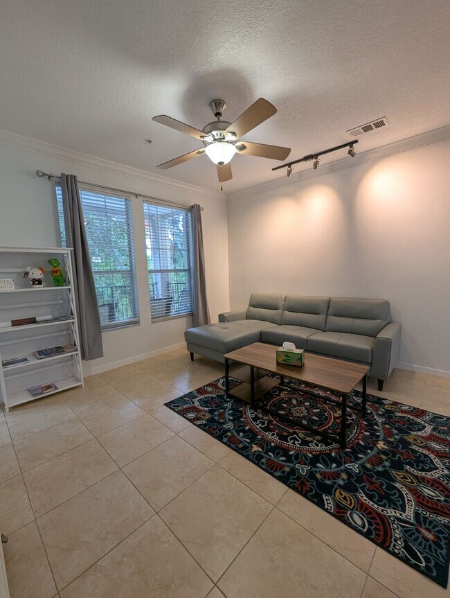 Building Photo - Campus View 202 Unit Campus View Shared Housing