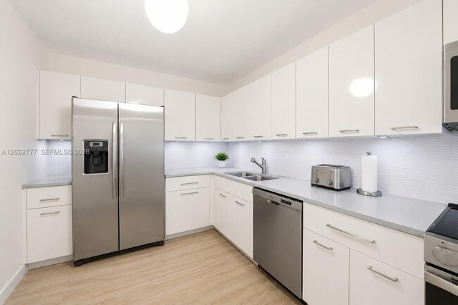 Photo - 780 NE 69th St Unidad 505