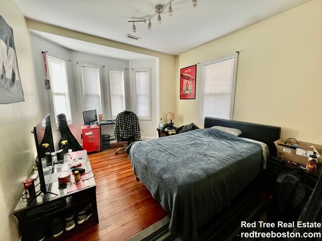 Photo - 24 Ashford St Unit 2