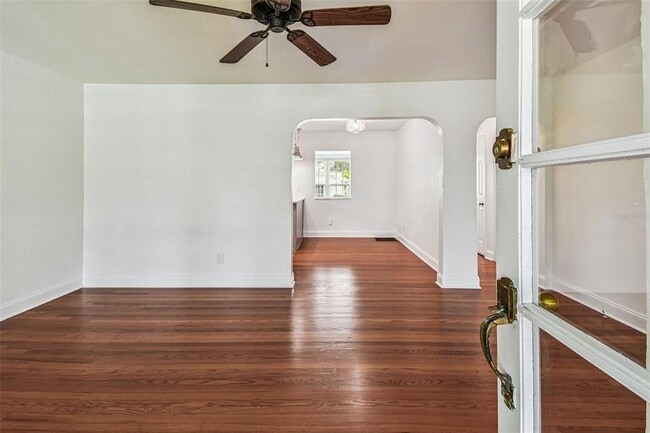 Photo - 275 Mateo Way NE