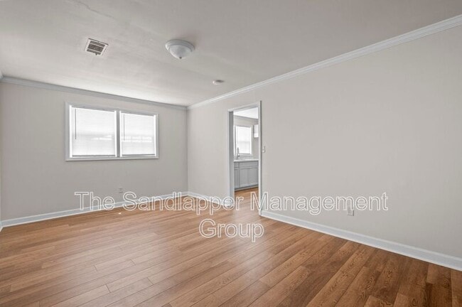 Photo - 2214 Van Buren Ave Unit B