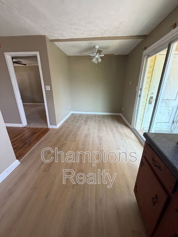 Photo - 1502 Baker St