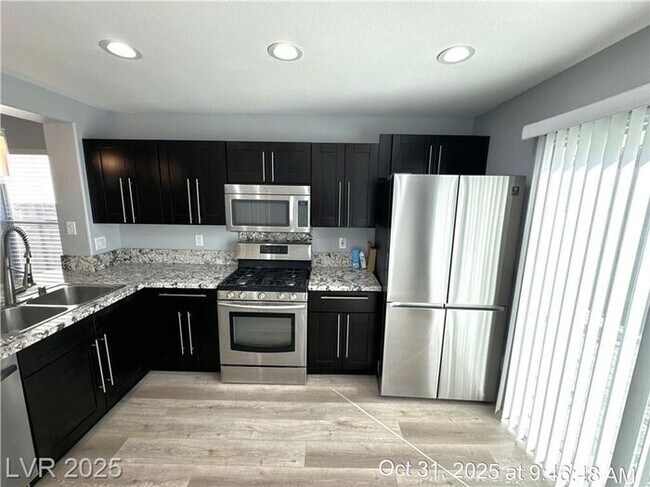 Photo - SILVERADO RANCH SINGLE STORY!