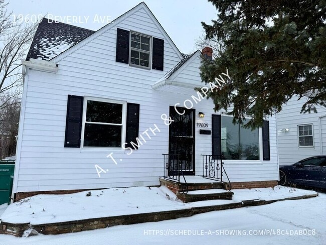 Building Photo - 19609 Beverly Ave