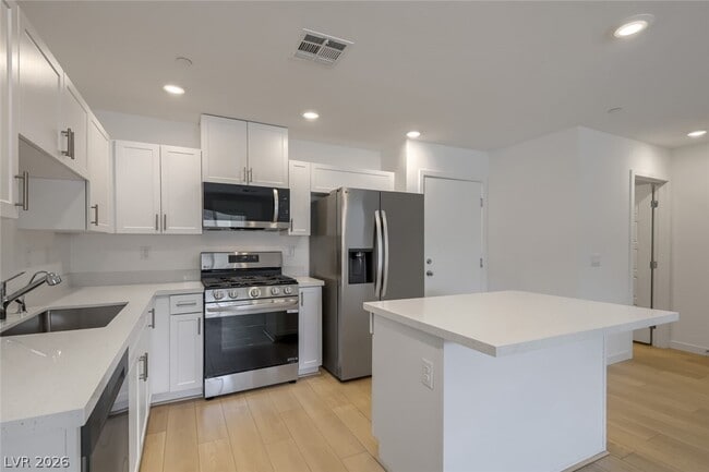 Photo - 951 Jigglypuff Pl