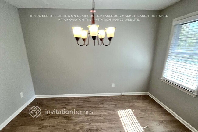 Photo - 2668 Earl Dr