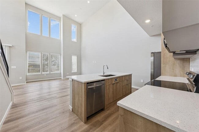 Photo - 544 N Bumby Ave