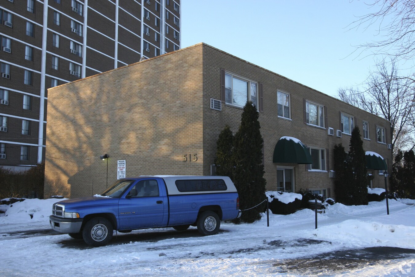 Photo - 515 E Taylor St Apartments