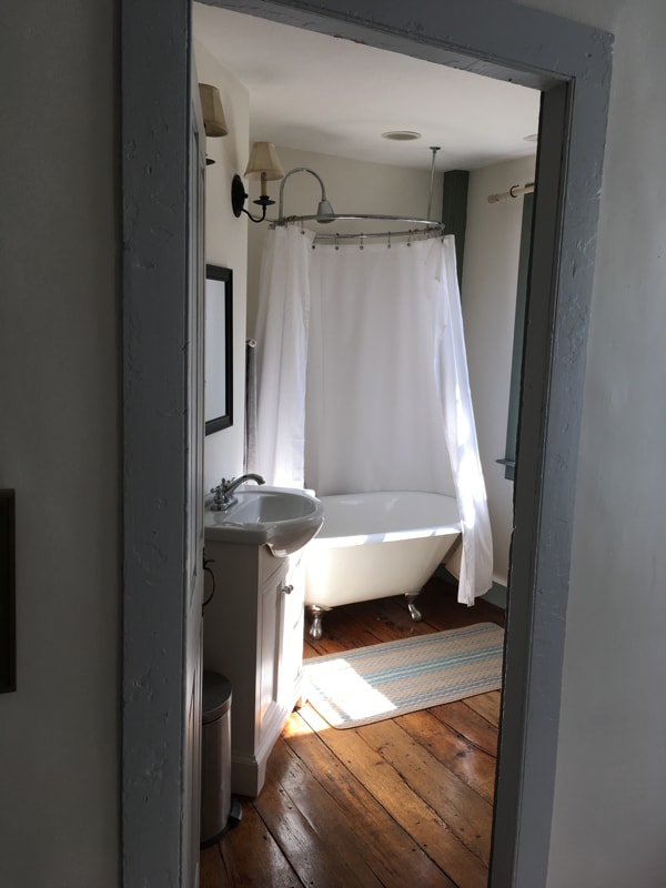 Photo - 200 Lovers Ln