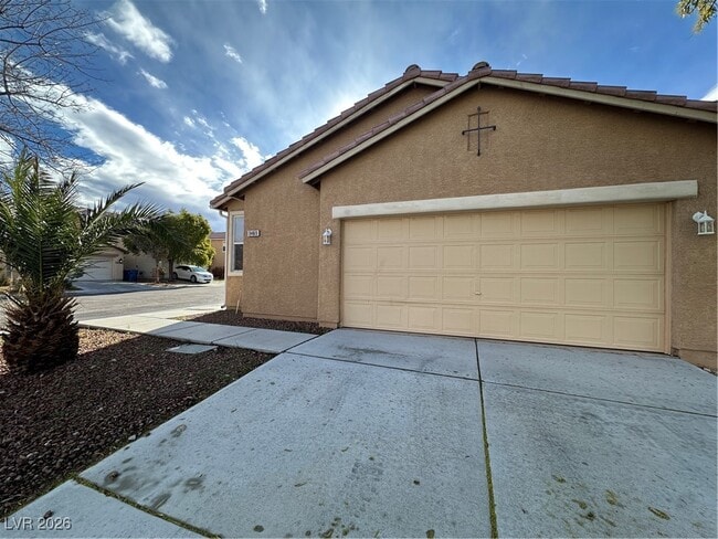 Building Photo - 9469 Vast Valley Ave