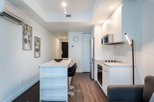 Photo - 665 Rue Versailles Unit ID1261796P