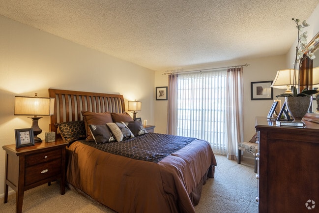 2BR, 1BA - 900 SF Model