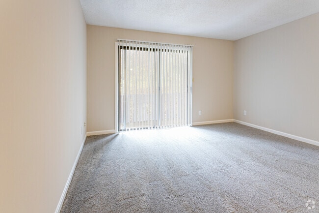 2BR, 1BA - 940 SF - Living Room