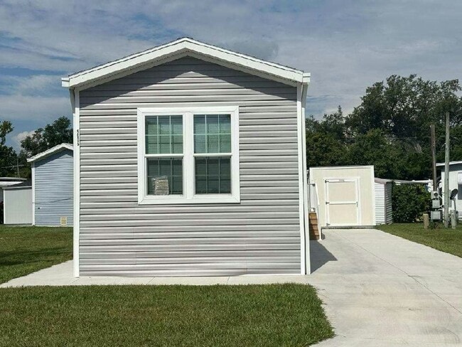 Building Photo - 5605 Laura St Rental