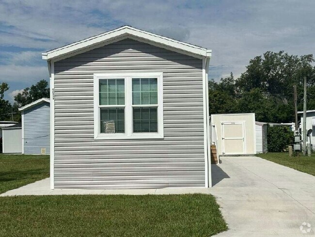 Building Photo - 5605 Laura St Rental