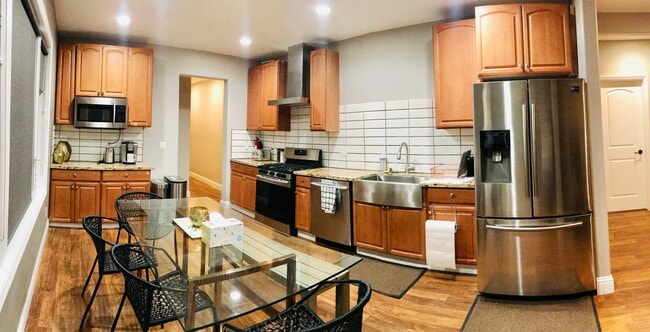 Photo - 685 Locust St