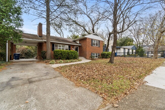 Photo - Charming 4BR/2BA Home for Rent in McLean!
