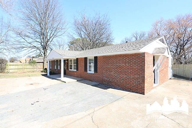 Photo - Welcome to 4396 Millbranch!