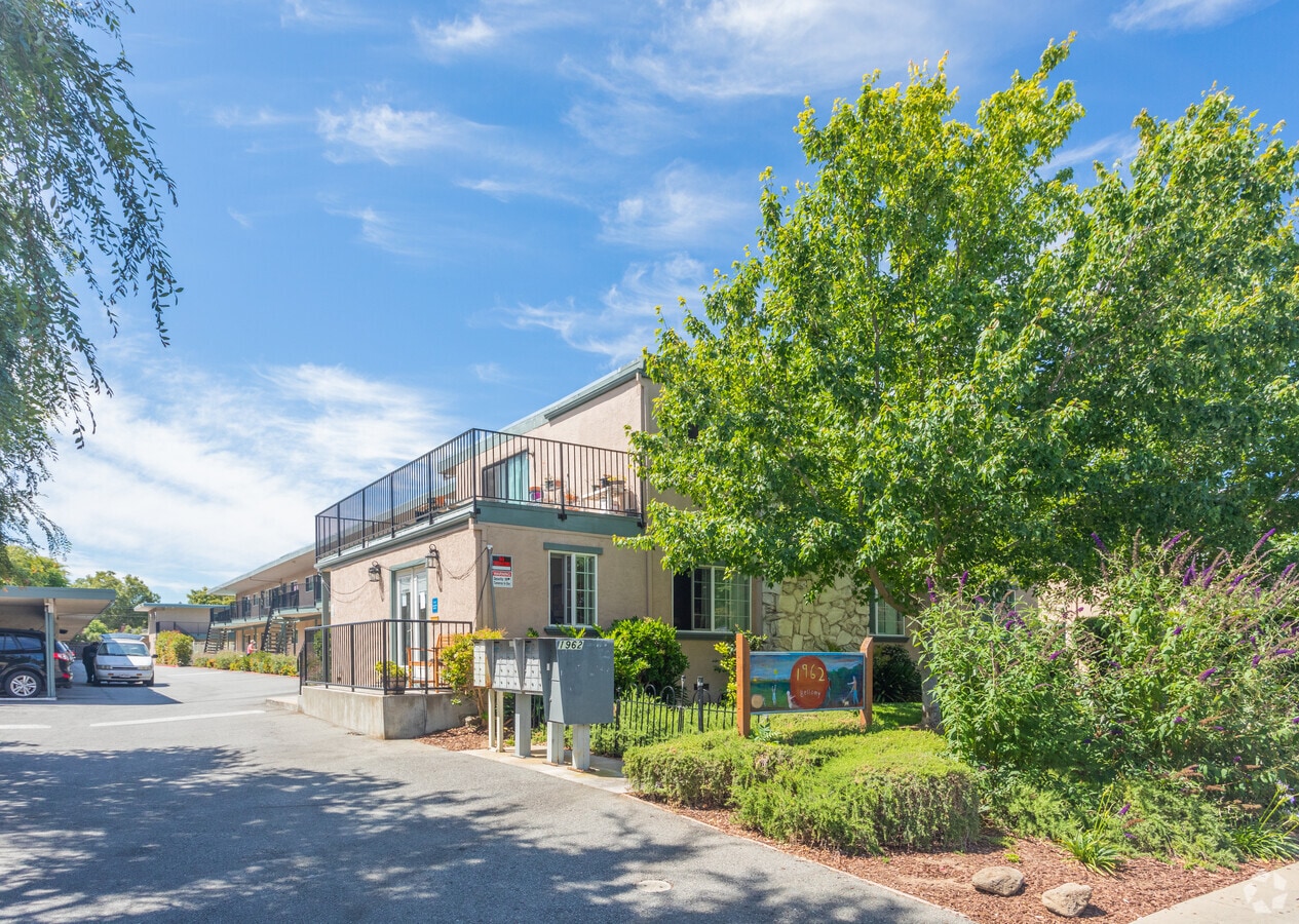 Marymount Place - Marymount Place Apartments