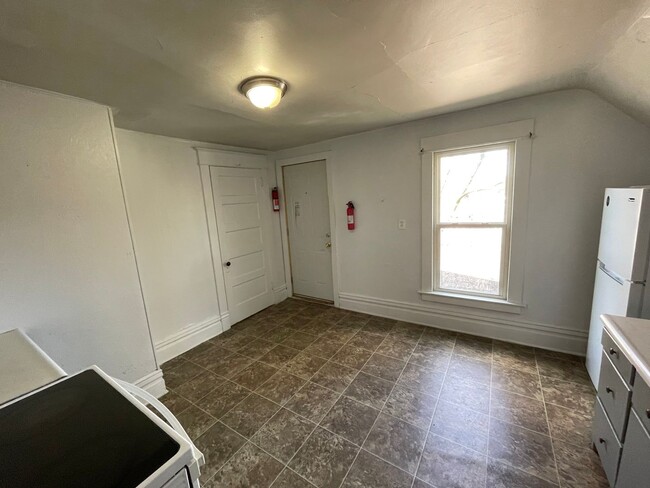 Photo - 817 Egleston Ave Unit 2