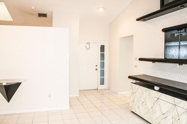 Photo - 2583 NW 13th St