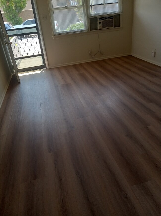 Photo - 1005 N Ave 56 Unidad 1005