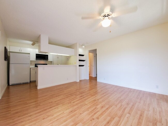 Photo - For Rent | 1 bedroom, 1 bath upstairs corner unit located in Sun Rise with 1 assigned parking stall