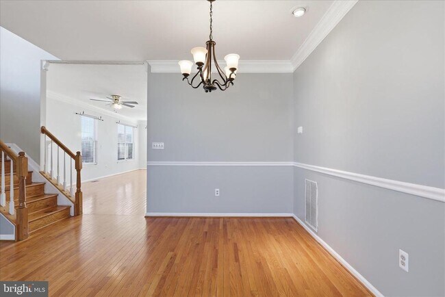 Photo - 8731 Farnham Way