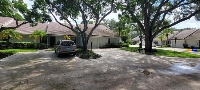 Building Photo - 701 Bannock Ln Rental