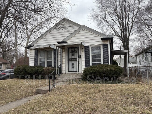 Photo - 2104 E 46th St