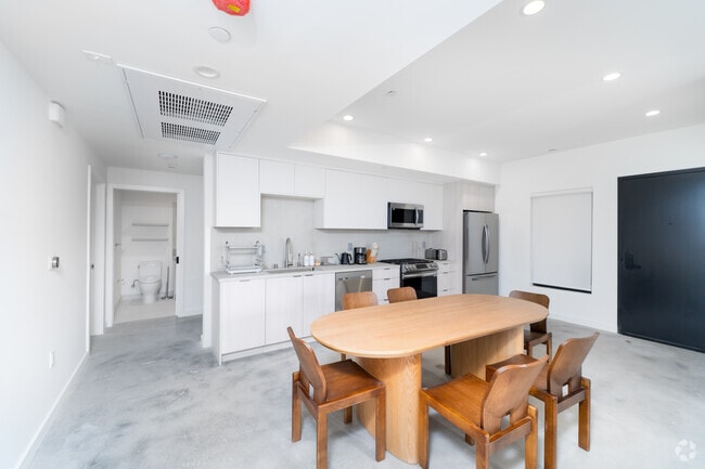 4BR, 2BA - 1161SF