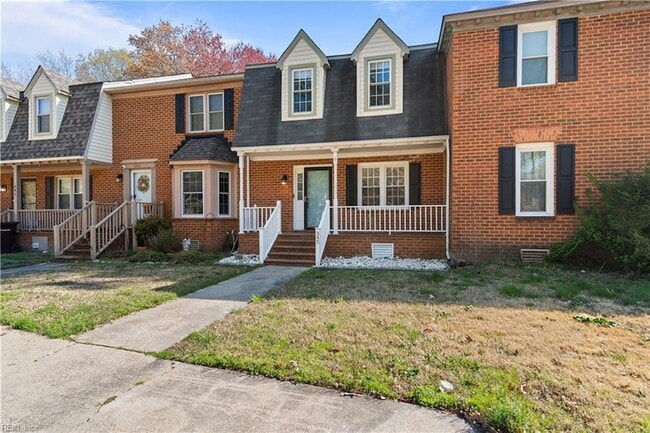 Building Photo - 345 Middle Oaks Dr