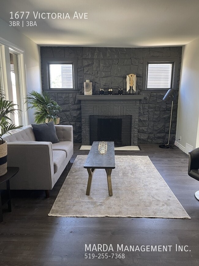 Photo - BEAUTIFUL 3 BED/ 2.5 BATH w/ POOL ON VICTORIA!