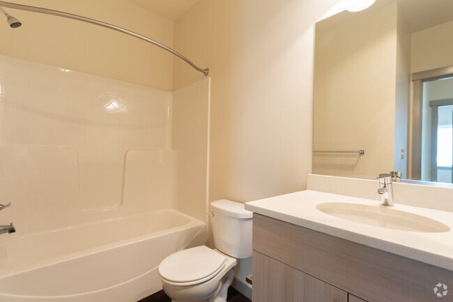 2BR,2BA-898SF