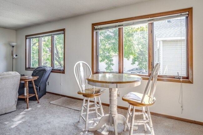 Photo - 900-902 SE 9th Avenue Apartment Unit 900