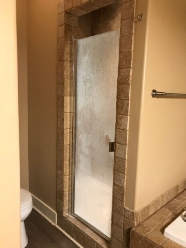 Photo - 1079 N College Rd W