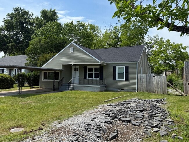 Photo - Charming East Ridge Home - 3 beds, 1 bath, and an updated kitchen!