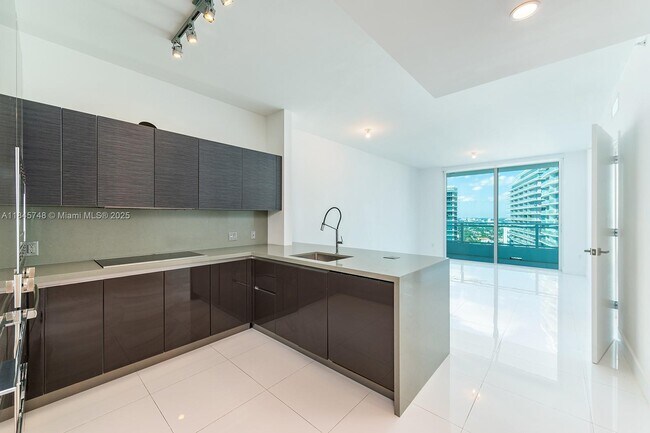 Building Photo - 1080 Brickell Ave Unit 3207 Rental