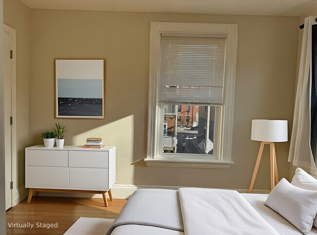 Building Photo - 4 Elbow St Unit 2