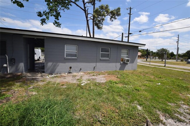 Photo - 102 W Lancaster Rd