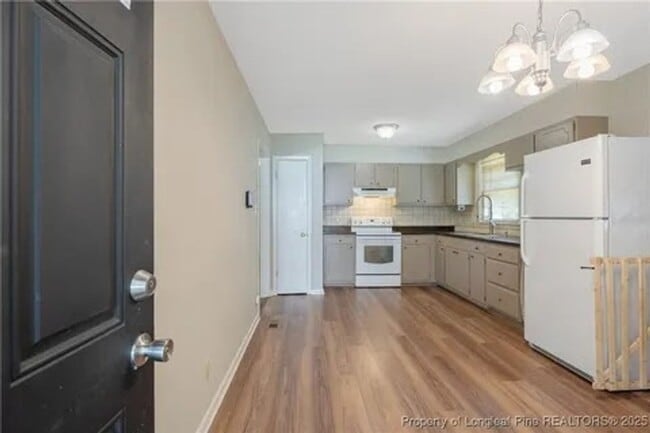 Photo - 2560 Pine Springs Dr