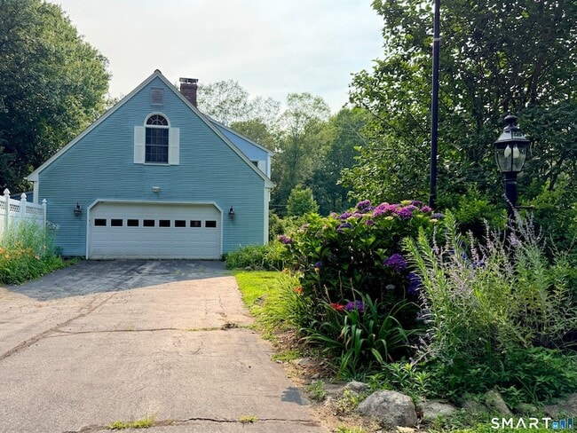 Photo - 22 Hyde Park Dr