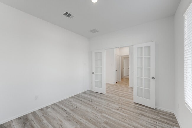 Photo - 31415 Beacon Cove Trl